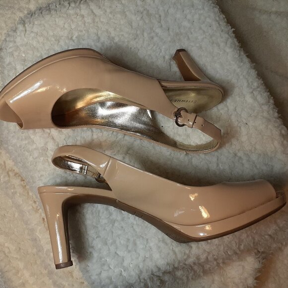"ETIENNE aigner" sz 9M bone patent heel - Picture 1 of 7
